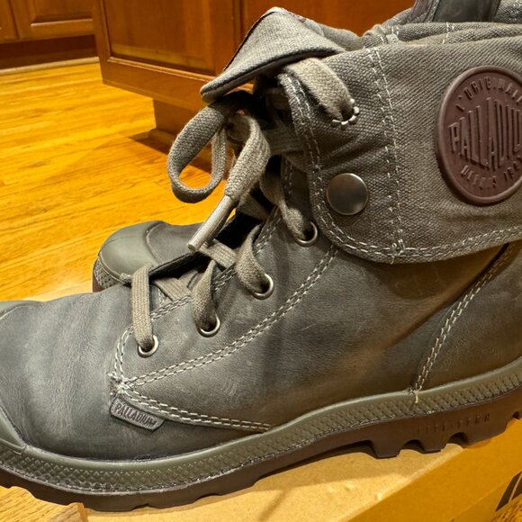 NWOT Palladium Baggy Leather/Canvas Fold Zip & Lace-up Seal Gray Hiking Boot 9.5 - Picture 9 of 13